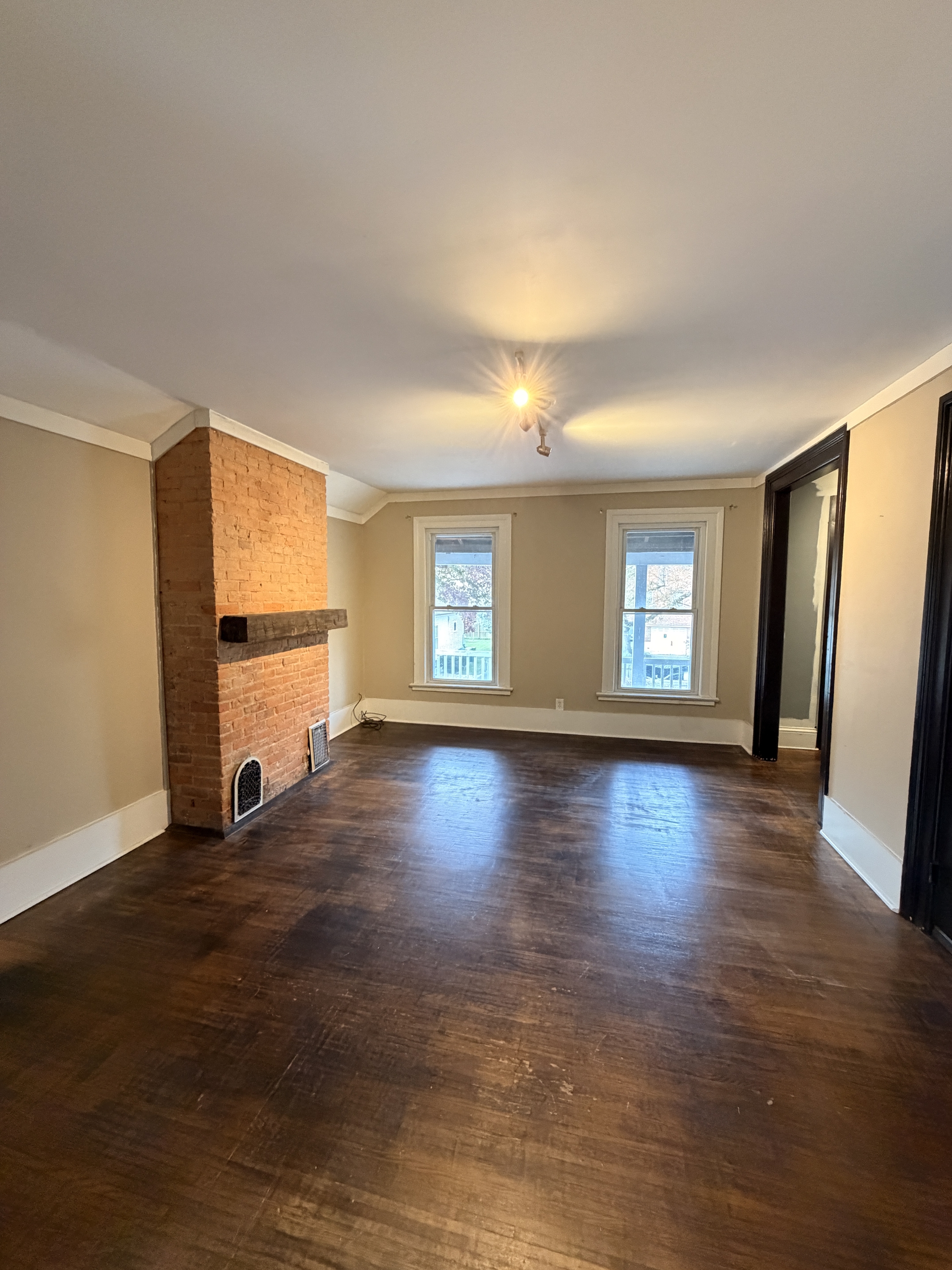 10 Eagle Street Upper